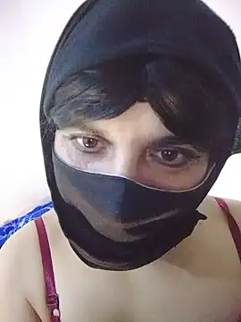 Banouti_23 webkamerás műsora