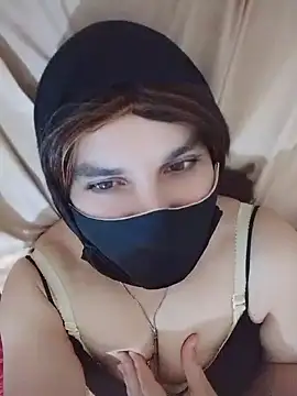 Banouti_23 Adlı Modelin Web Kamerası Şovu