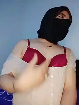 Banouti_23 Adlı Modelin Web Kamerası Şovu