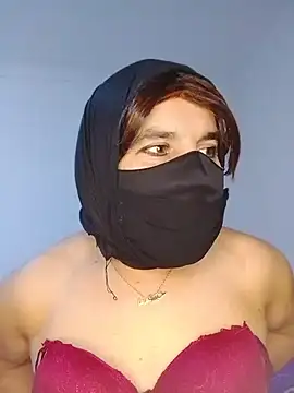 Banouti_23 Adlı Modelin Web Kamerası Şovu