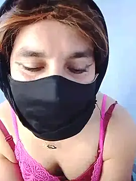 Banouti_23 Show Webcam