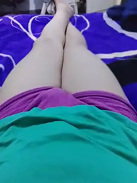 Banouti_23 Show in webcam