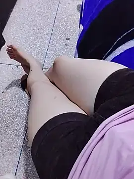 Banouti_23 Show Webcam