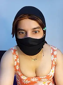 Banouti_23 Webcam Show