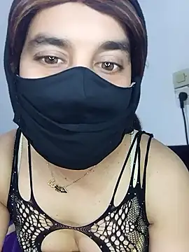 Banouti_23 Adlı Modelin Web Kamerası Şovu