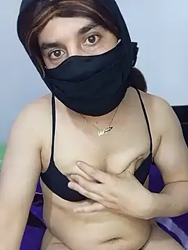 Banouti_23 Webcam Show