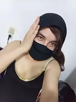 Banouti_23 Adlı Modelin Web Kamerası Şovu