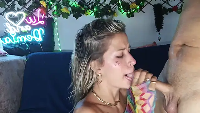 Show modela LupinkDemian na web-kameri