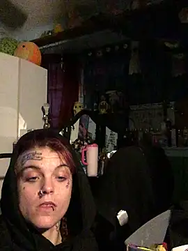 IttyBittyStonie's Live XXX Chat
