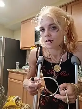 IttyBittyStonie's Webcam Show