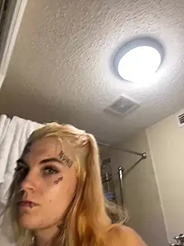IttyBittyStonie's Webcam Show