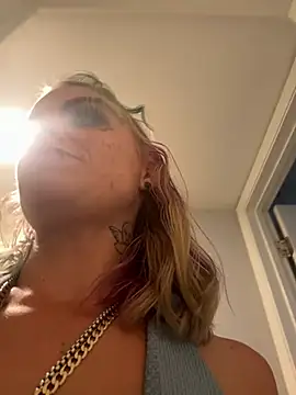 IttyBittyStonie – Live XXX-chat