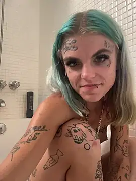 IttyBittyStonie's Live XXX Chat