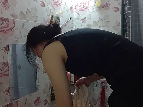 Ly-ny's Live XXX Chat