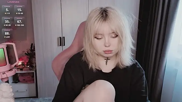 yumi_charm Adlı Modelin Canlı XXX Sohbeti