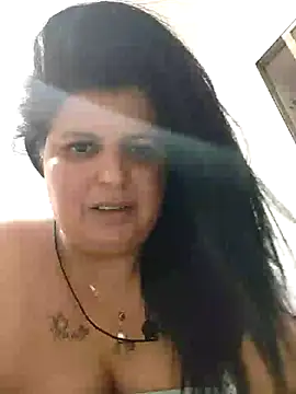 Show modela Jann_Riya333 na web-kameri
