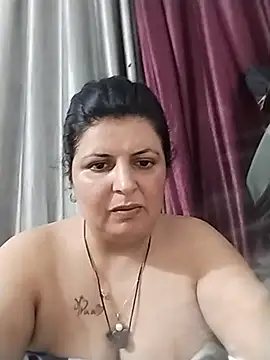 Show de Jann_Riya333 na webcam