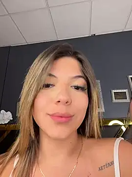 AngelBlushXXX: διαδικτυακό σόου στην κάμερα