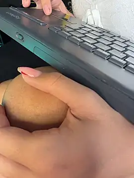AngelBlushXXX Adlı Modelin Web Kamerası Şovu