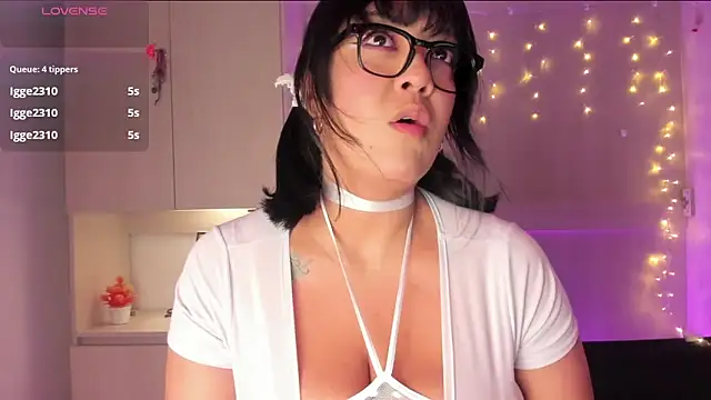 Chat +18 de VickyRuiz_ ao vivo