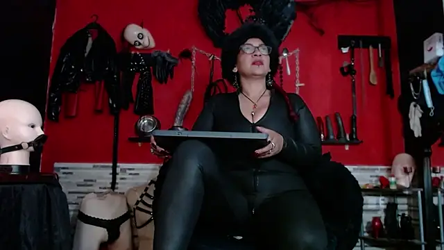 Miss_Mirandaa Adlı Modelin Canlı XXX Sohbeti