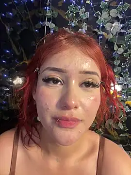 Ashly_cutee Show in webcam
