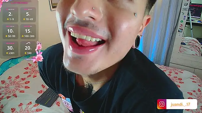 Show modela Dark_luckyyy na web-kameri