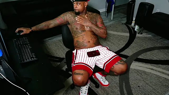 SLANGONDEMHOES Show in webcam