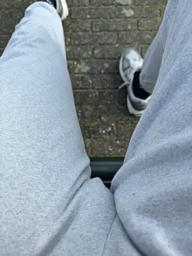 הופעת וובקאם של Mrgreysweatpants87