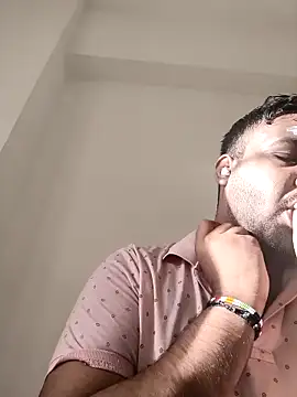 vinay_smalldick Adlı Modelin Web Kamerası Şovu