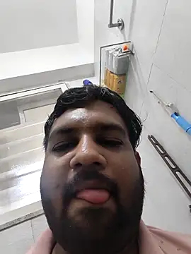 vinay_smalldickn Webbikameraesitys