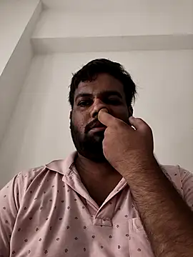vinay_smalldickn Webbikameraesitys