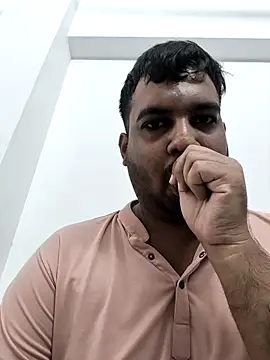 vinay_smalldickn Webbikameraesitys