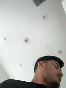 mixedcouplee69 Show Webcam