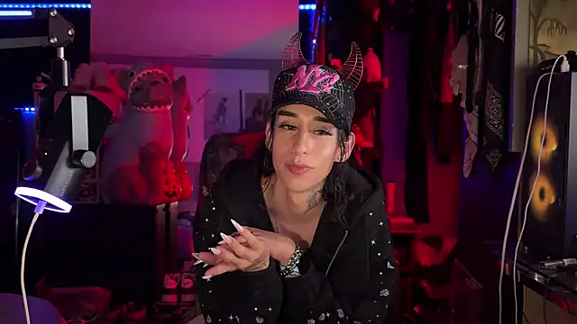 xoFrankie Show in webcam