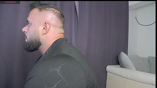 RickyMiami1 网络视讯表演