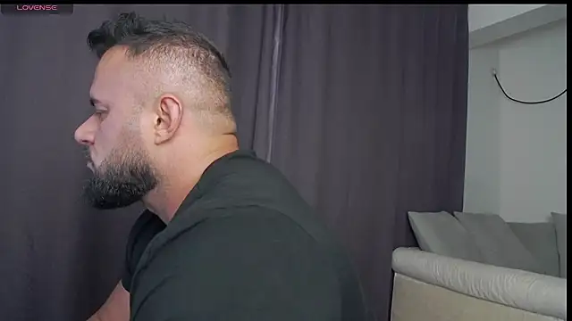 Show modela RickyMiami1 na web-kameri
