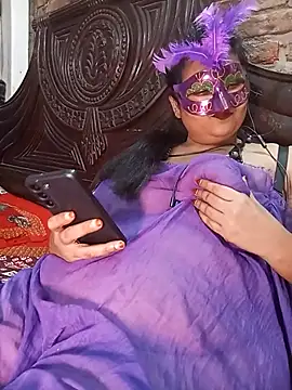 Tanisha-Chy Show in webcam