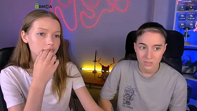 הופעת וובקאם של khloebeauty