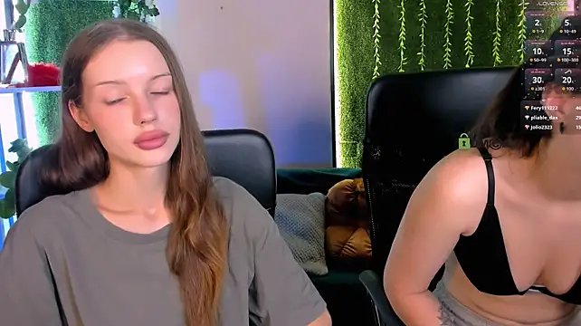הופעת וובקאם של khloebeauty