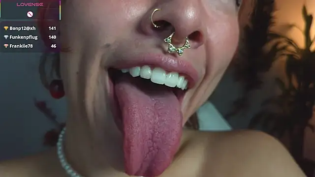 Chat +18 de bri_von_dhara__ ao vivo