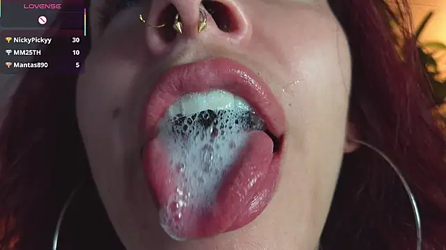 bri_von_dhara__'s Webcam Show