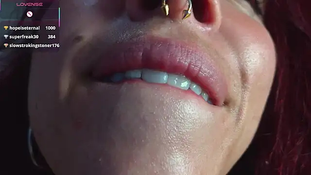 bri_von_dhara__ Show Webcam
