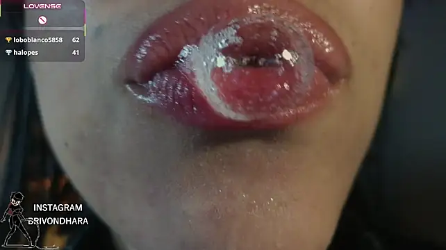 Show de bri_von_dhara__ na webcam