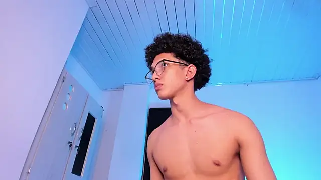 Chat +18 de Cj_davis_ ao vivo