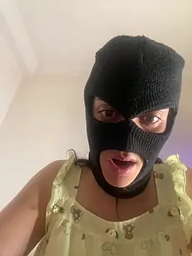 XXX chat uživo modela DIAMOUNDA