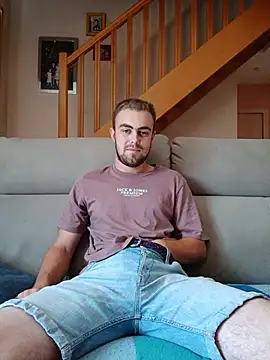 Aymeric35000's Webcam Show
