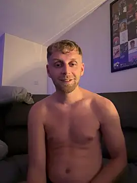 Calvingrows' Webcam Show