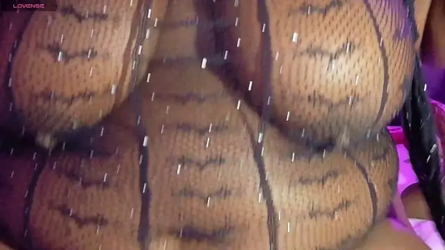 ebony_NeighborMoans 라이브 XXX 채팅
