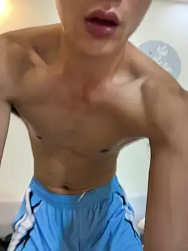 Show modela AAASuck na web-kameri